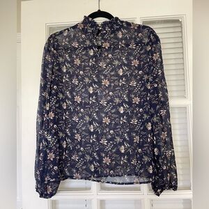Flowery top size M